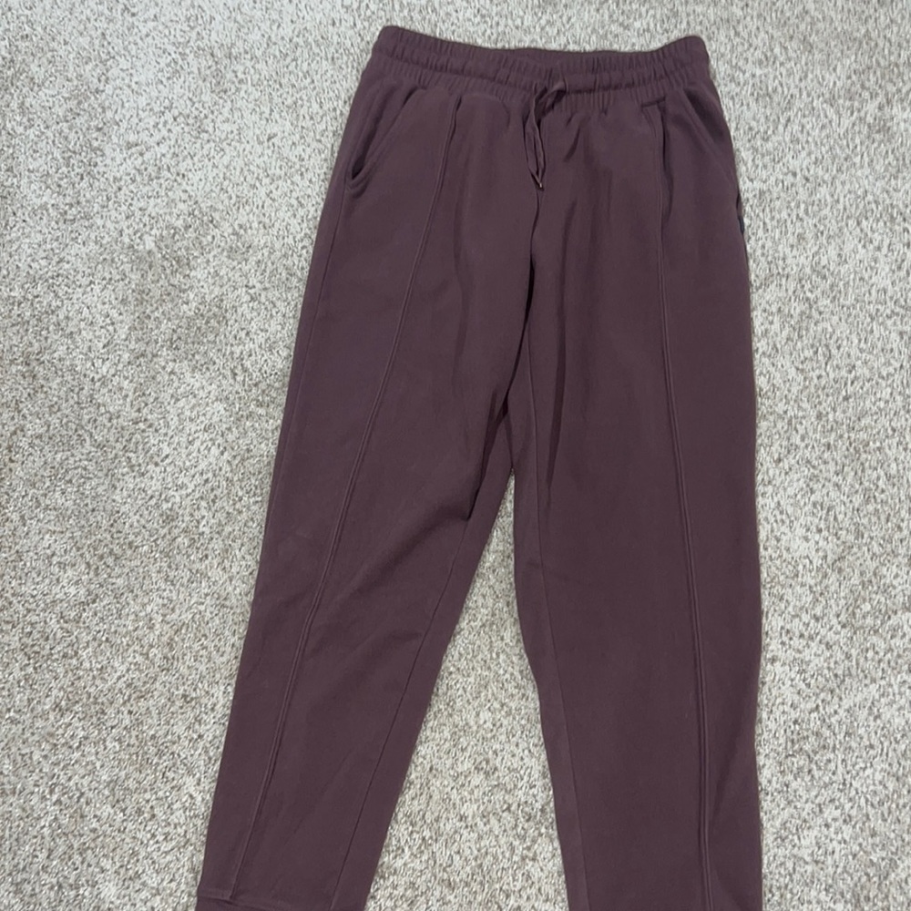 woman’s sweatpants